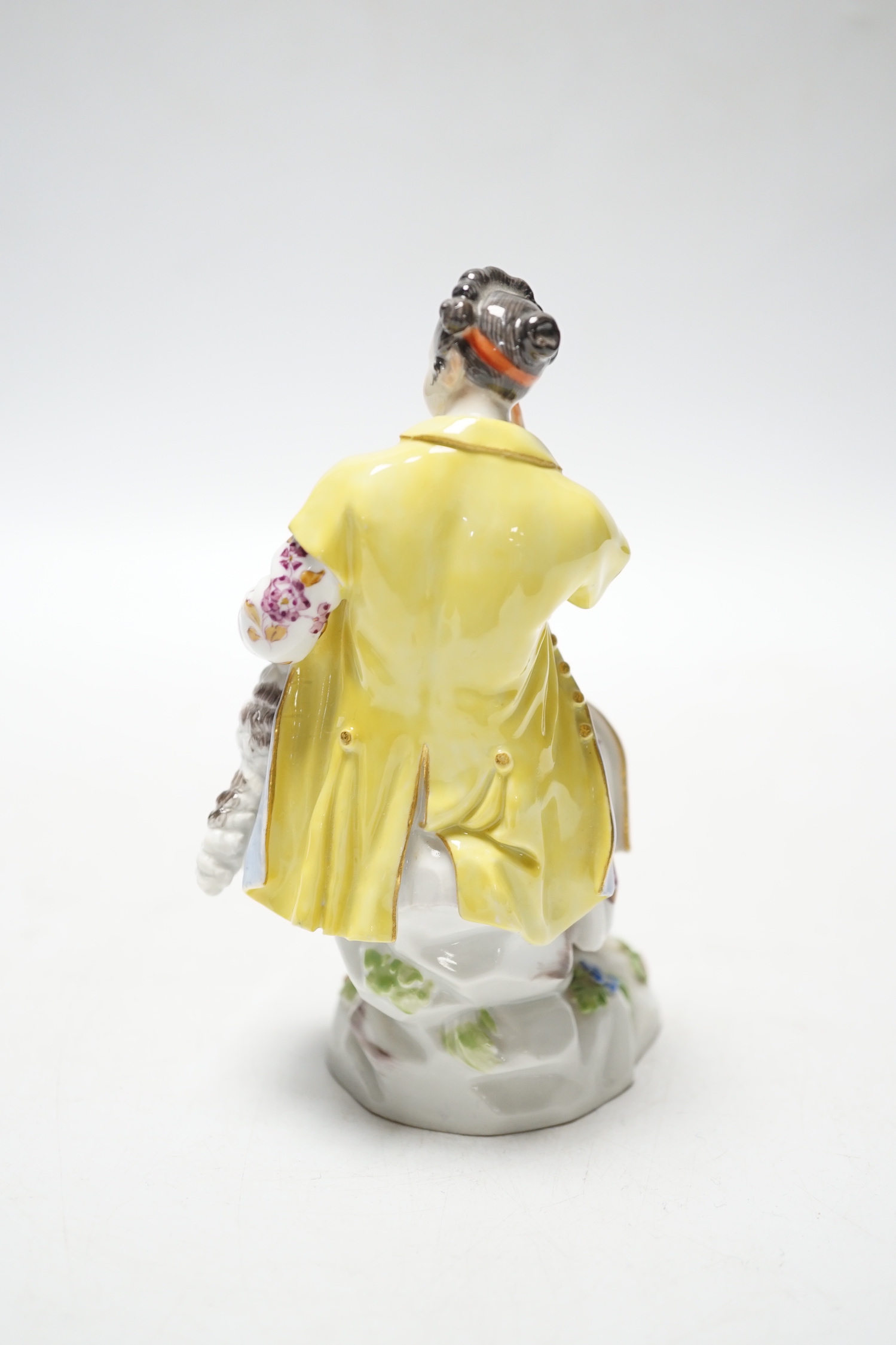 A Meissen group of a girl with a lamb, 20th century, 12.5cm
